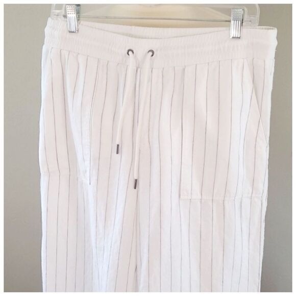 Athleta White and Grey Stripe Bali Linen Crop Pants - Picture 5 of 9
